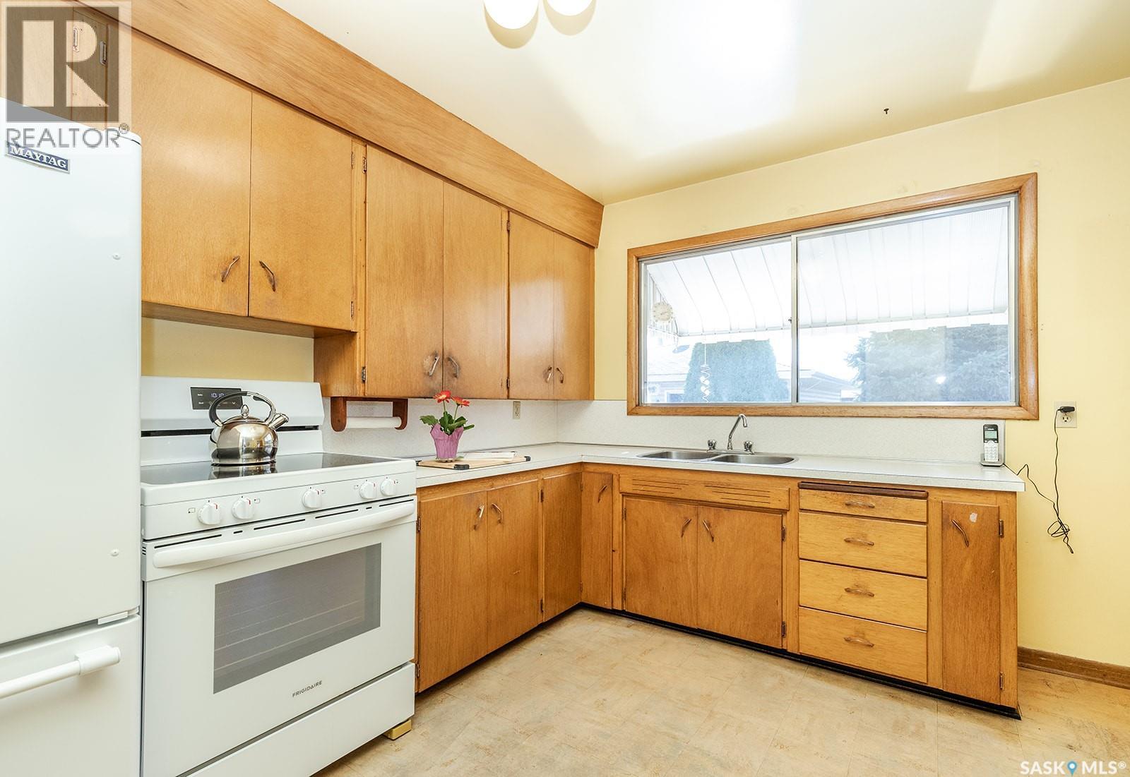 1706 Ruth Street E, Saskatoon, Saskatchewan  S7J 0L9 - Photo 9 - SK045976