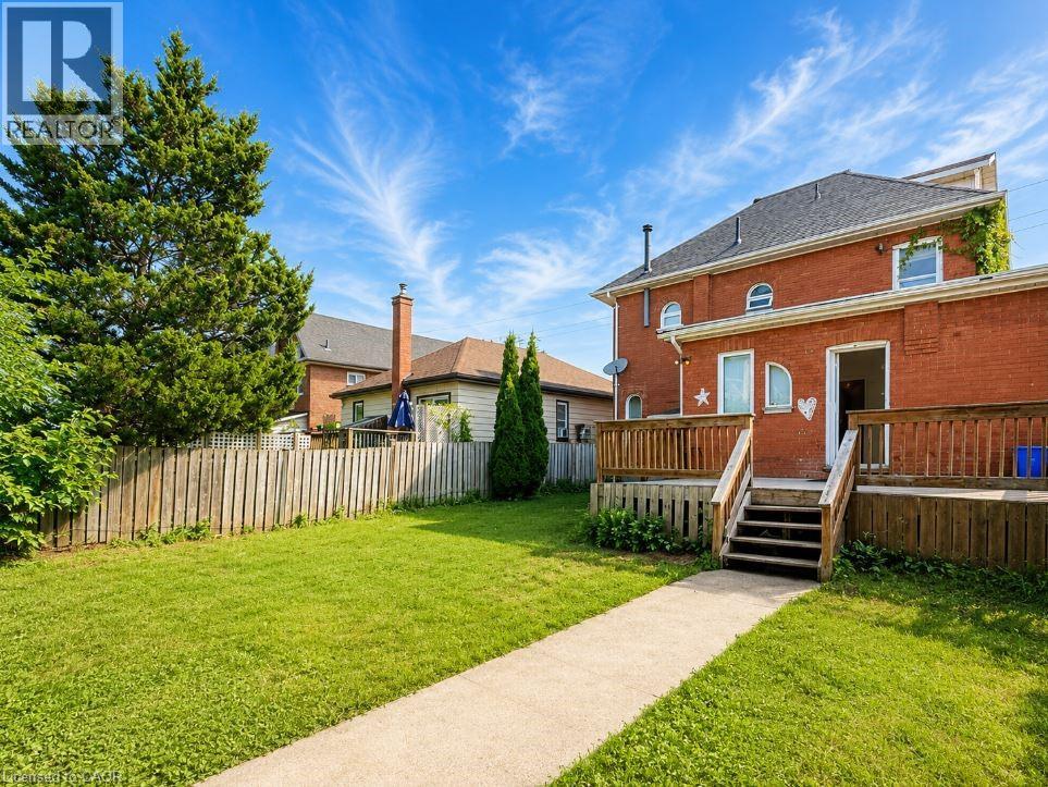 219 Erie Avenue, Brantford, Ontario  N3S 2H1 - Photo 4 - 40845840