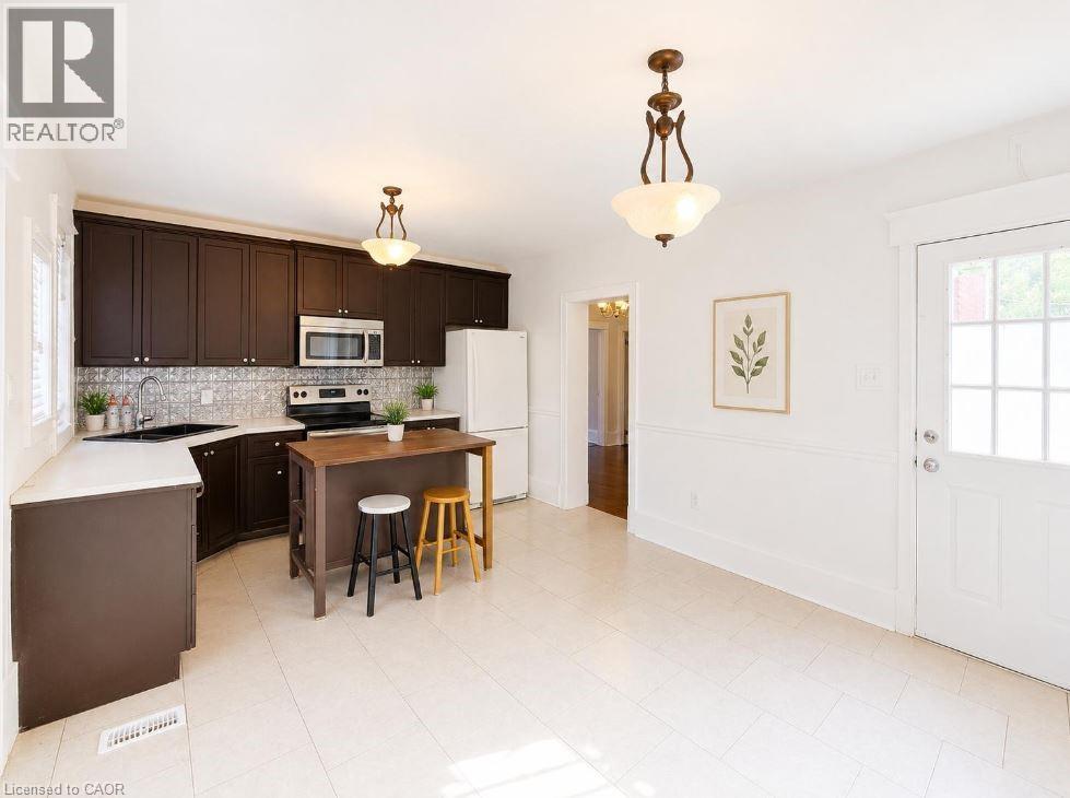219 Erie Avenue, Brantford, Ontario  N3S 2H1 - Photo 6 - 40845840