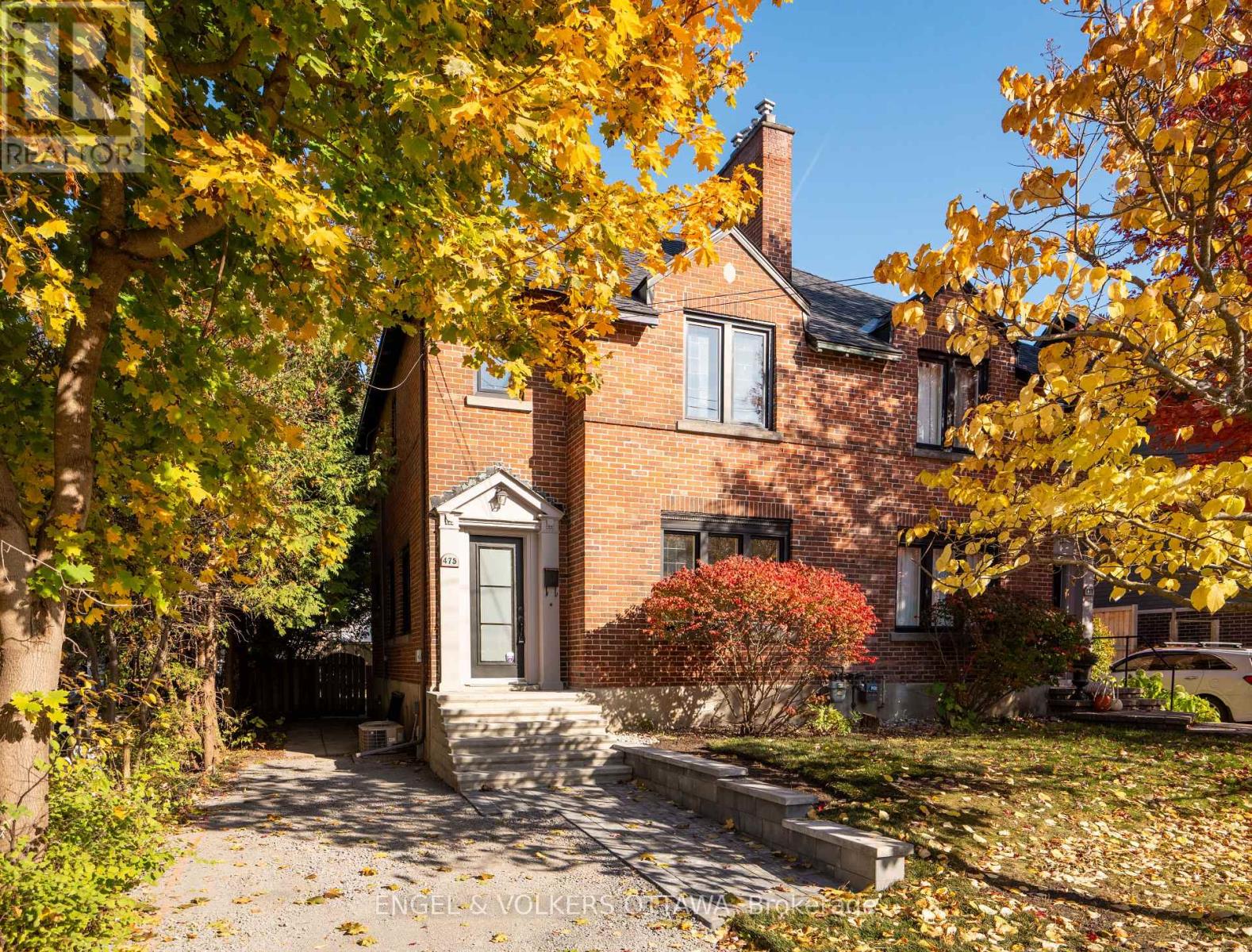 475 Golden Avenue, Ottawa, Ontario  K2A 2E4 - Photo 1 - X13695488