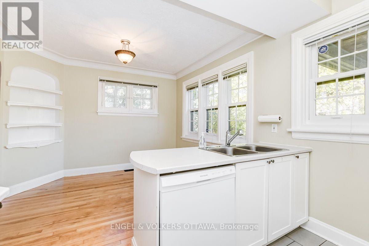 475 Golden Avenue, Ottawa, Ontario  K2A 2E4 - Photo 12 - X13695488