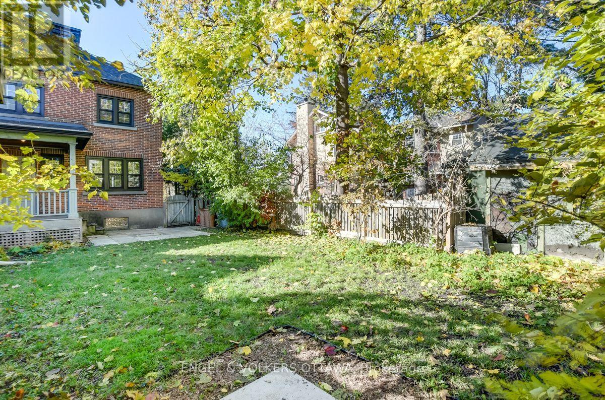 475 Golden Avenue, Ottawa, Ontario  K2A 2E4 - Photo 2 - X13695488
