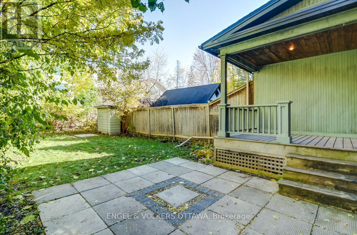 475 Golden Avenue, Ottawa, Ontario  K2A 2E4 - Photo 3 - X13695488