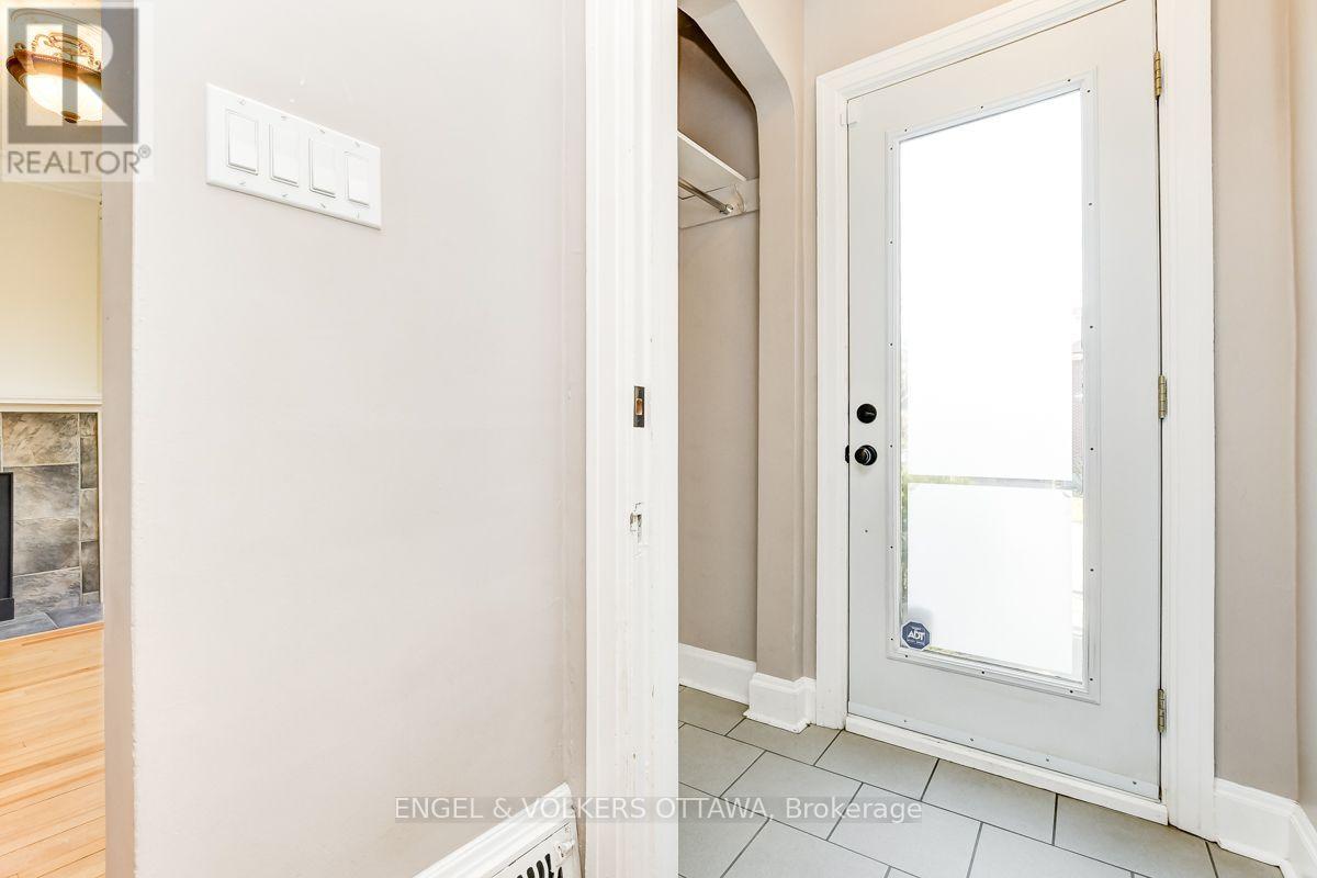475 Golden Avenue, Ottawa, Ontario  K2A 2E4 - Photo 4 - X13695488
