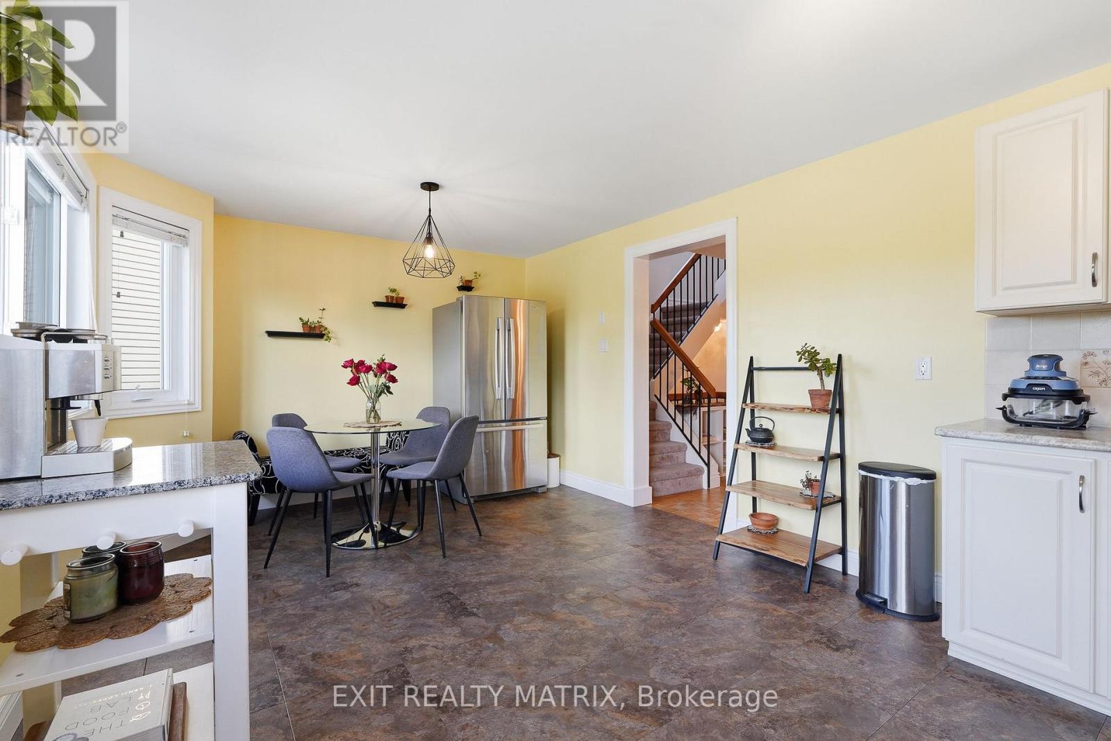270 Fernleaf Crescent, Ottawa, Ontario  K1E 2Z4 - Photo 18 - X13695498