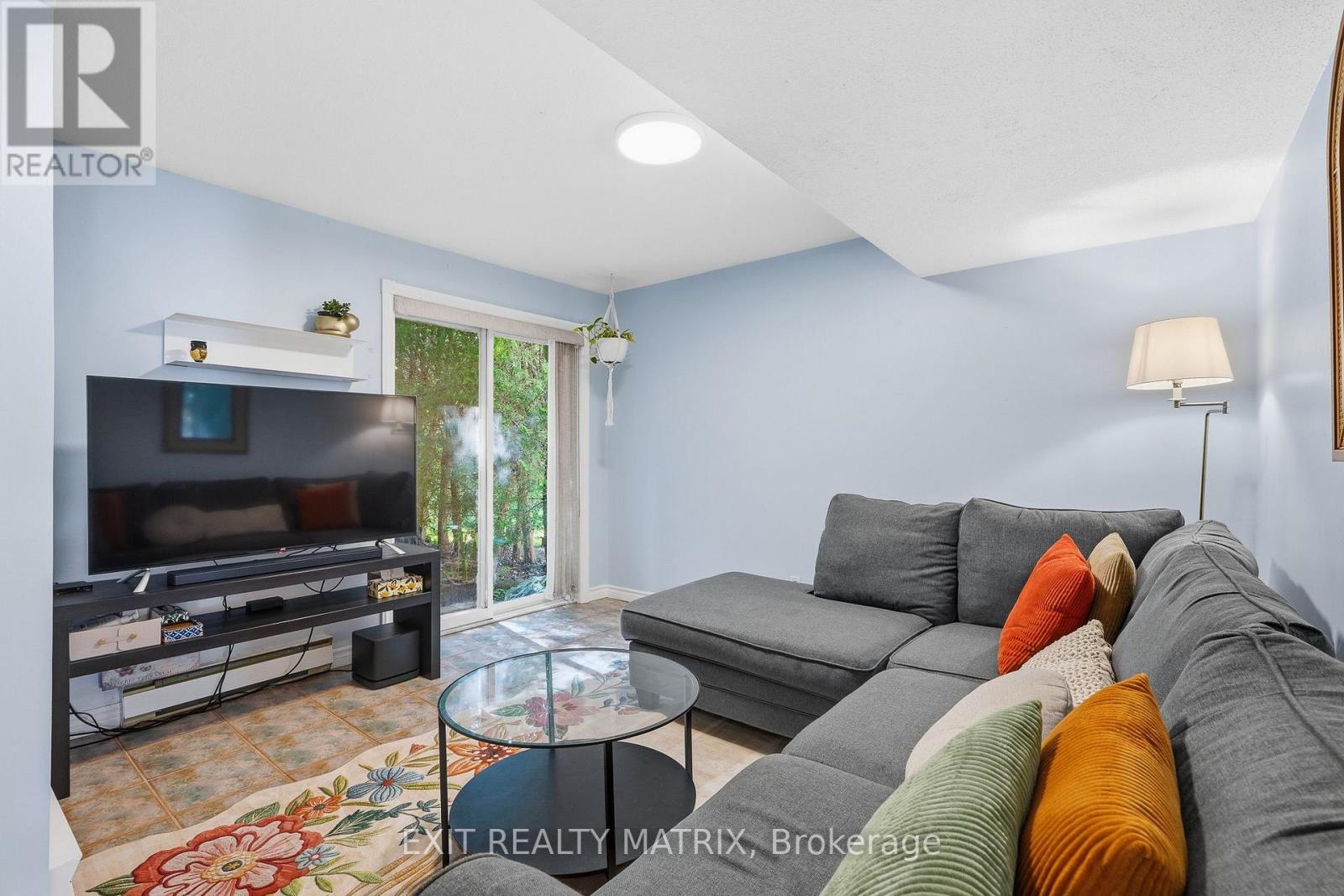 270 Fernleaf Crescent, Ottawa, Ontario  K1E 2Z4 - Photo 6 - X13695498