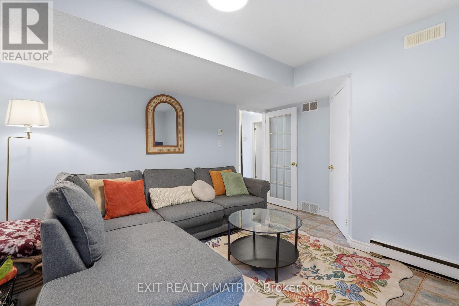270 Fernleaf Crescent, Ottawa, Ontario  K1E 2Z4 - Photo 7 - X13695498