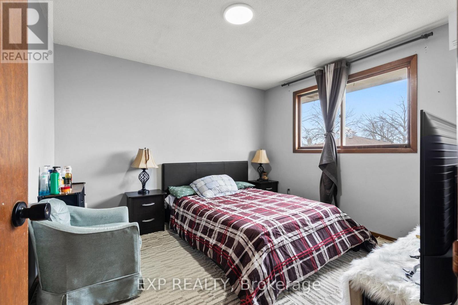 20 Canterbury Drive, St. Catharines, Ontario  L2P 3M7 - Photo 7 - X13695384