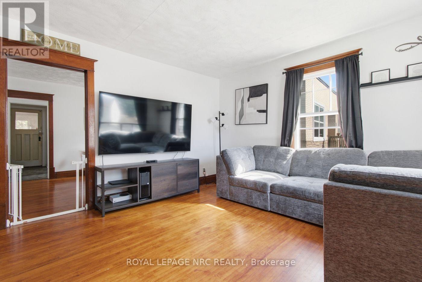 79 Carlton Street, St. Catharines (Haig), Ontario L2R 1R1 - Photo 5 - X13695402