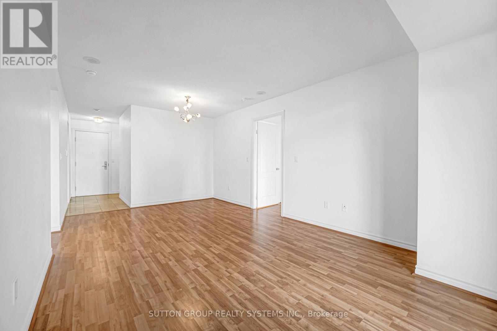 2007 - 18 Sommerset Way, Toronto, Ontario  M2N 6X5 - Photo 11 - C13695362