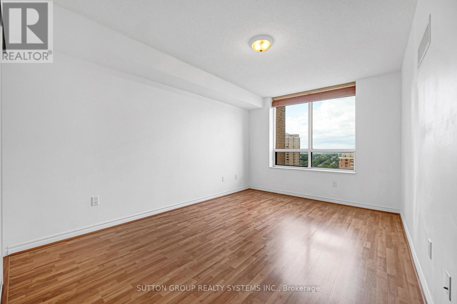 2007 - 18 Sommerset Way, Toronto, Ontario  M2N 6X5 - Photo 14 - C13695362