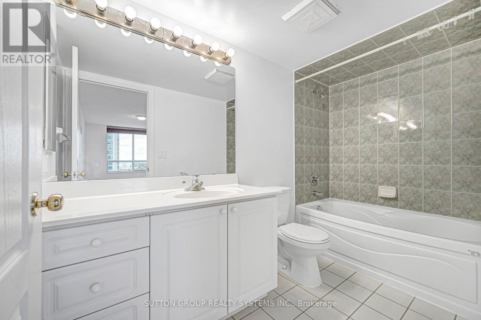 2007 - 18 Sommerset Way, Toronto, Ontario  M2N 6X5 - Photo 17 - C13695362