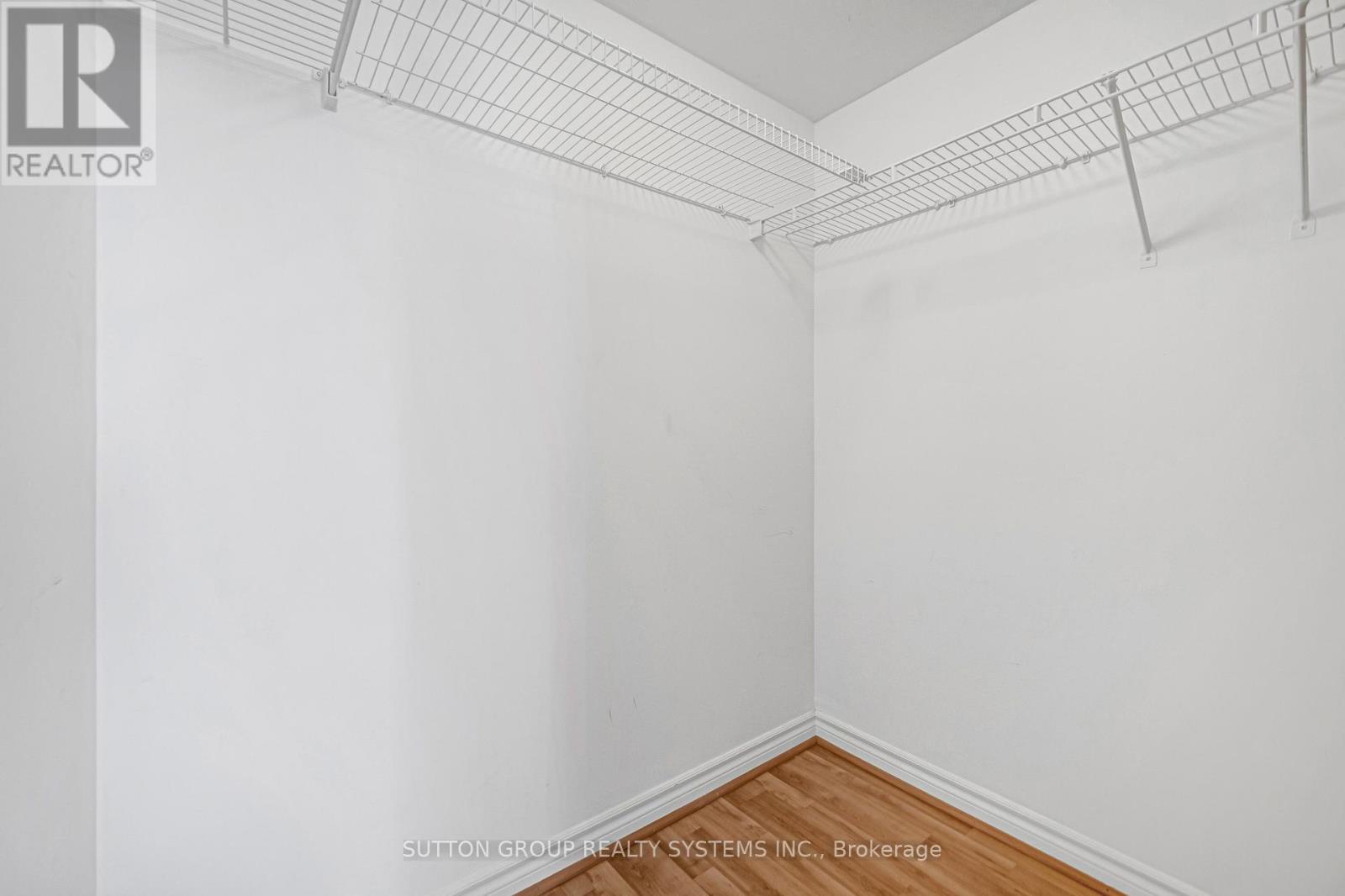 2007 - 18 Sommerset Way, Toronto, Ontario  M2N 6X5 - Photo 18 - C13695362
