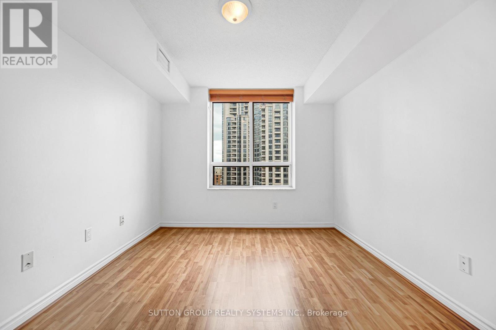 2007 - 18 Sommerset Way, Toronto, Ontario  M2N 6X5 - Photo 19 - C13695362