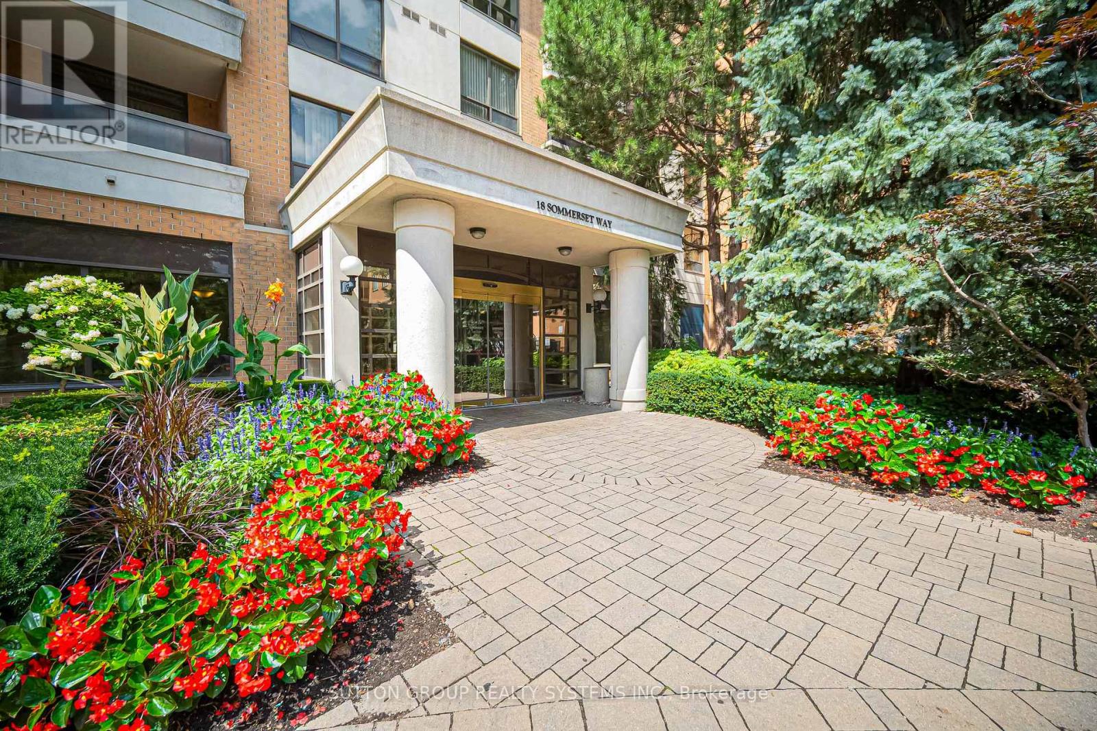 2007 - 18 Sommerset Way, Toronto, Ontario  M2N 6X5 - Photo 2 - C13695362