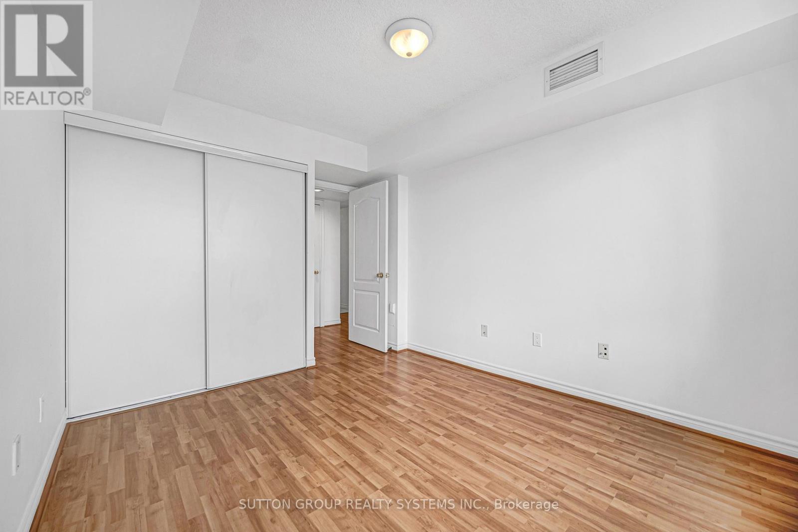 2007 - 18 Sommerset Way, Toronto, Ontario  M2N 6X5 - Photo 22 - C13695362