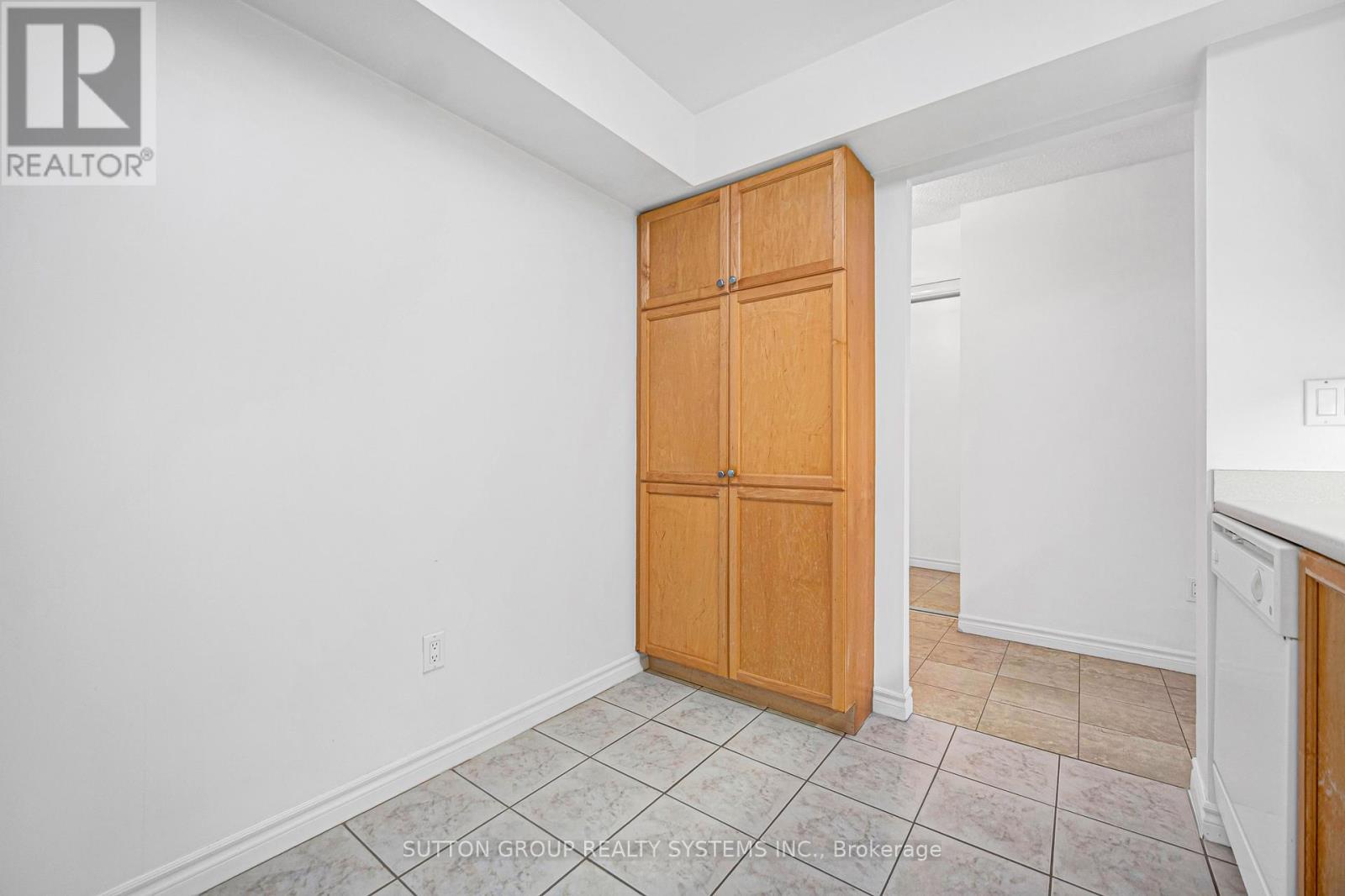 2007 - 18 Sommerset Way, Toronto, Ontario  M2N 6X5 - Photo 24 - C13695362