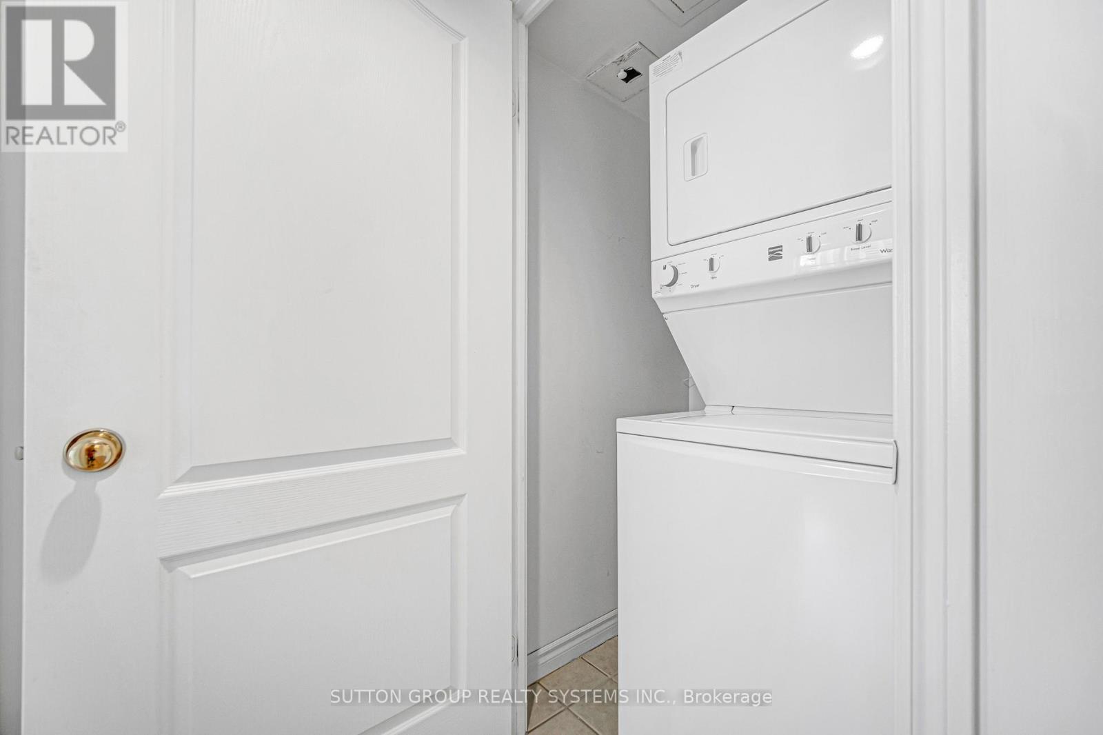 2007 - 18 Sommerset Way, Toronto, Ontario  M2N 6X5 - Photo 26 - C13695362