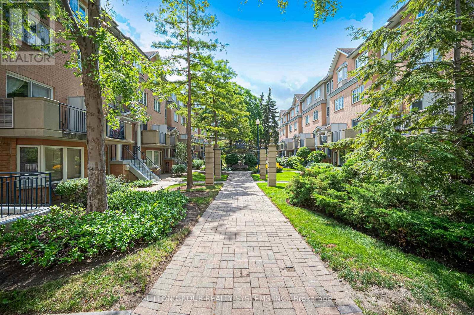 2007 - 18 Sommerset Way, Toronto, Ontario  M2N 6X5 - Photo 34 - C13695362