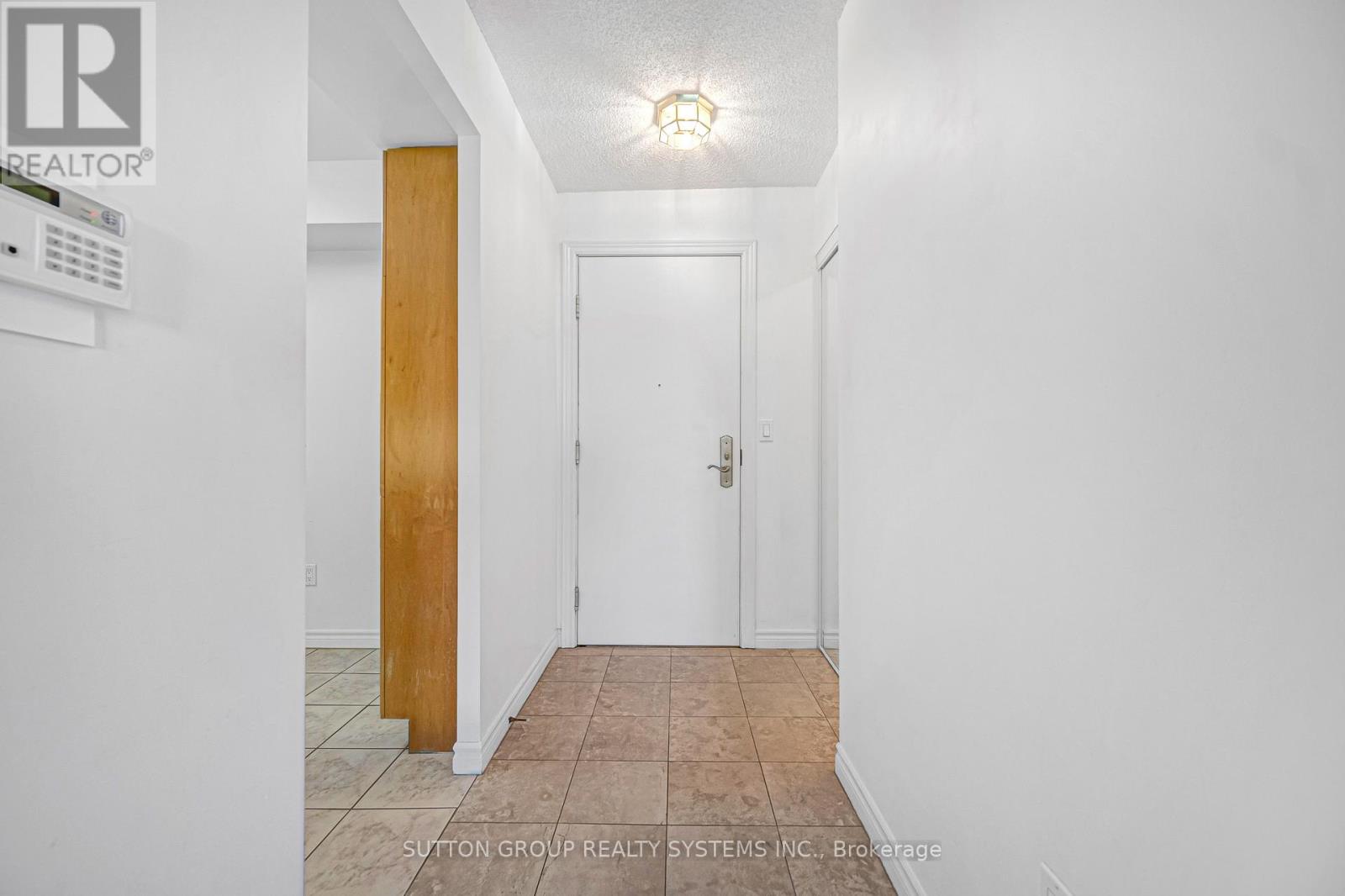 2007 - 18 Sommerset Way, Toronto, Ontario  M2N 6X5 - Photo 6 - C13695362