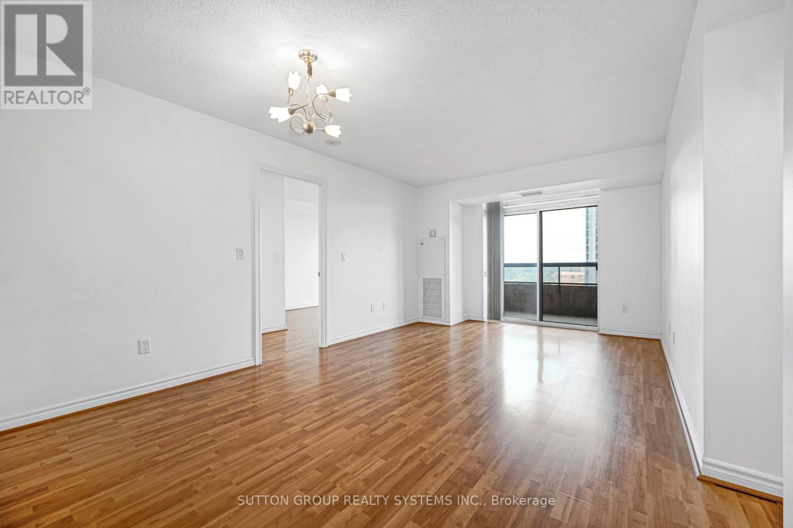 2007 - 18 Sommerset Way, Toronto, Ontario  M2N 6X5 - Photo 7 - C13695362