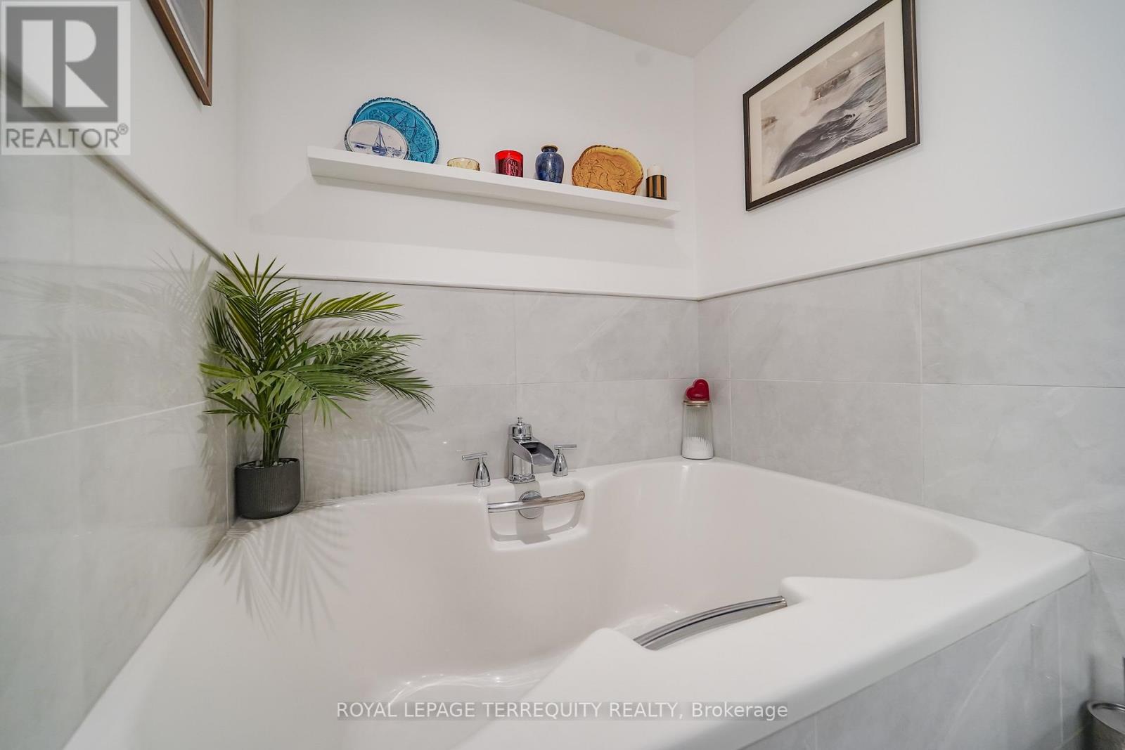 208 - 35 Church Street, Toronto, Ontario  M5E 1T3 - Photo 18 - C13695380