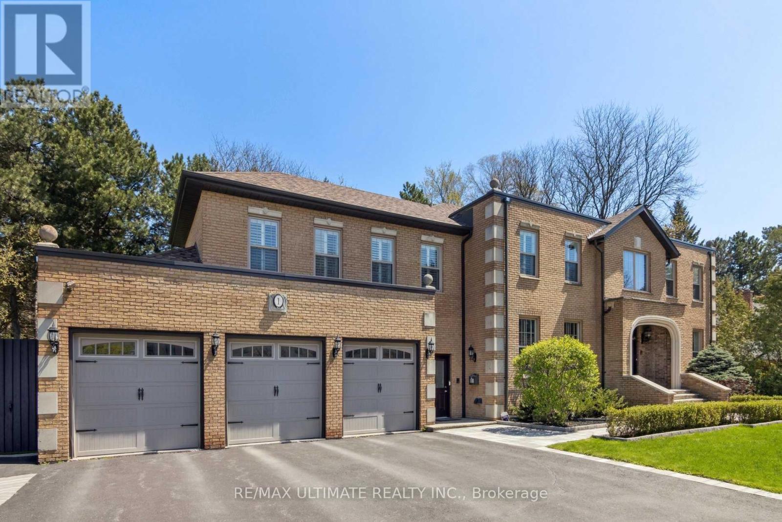 1 Versailles Court, Toronto, Ontario  M3B 2A8 - Photo 3 - C13695468