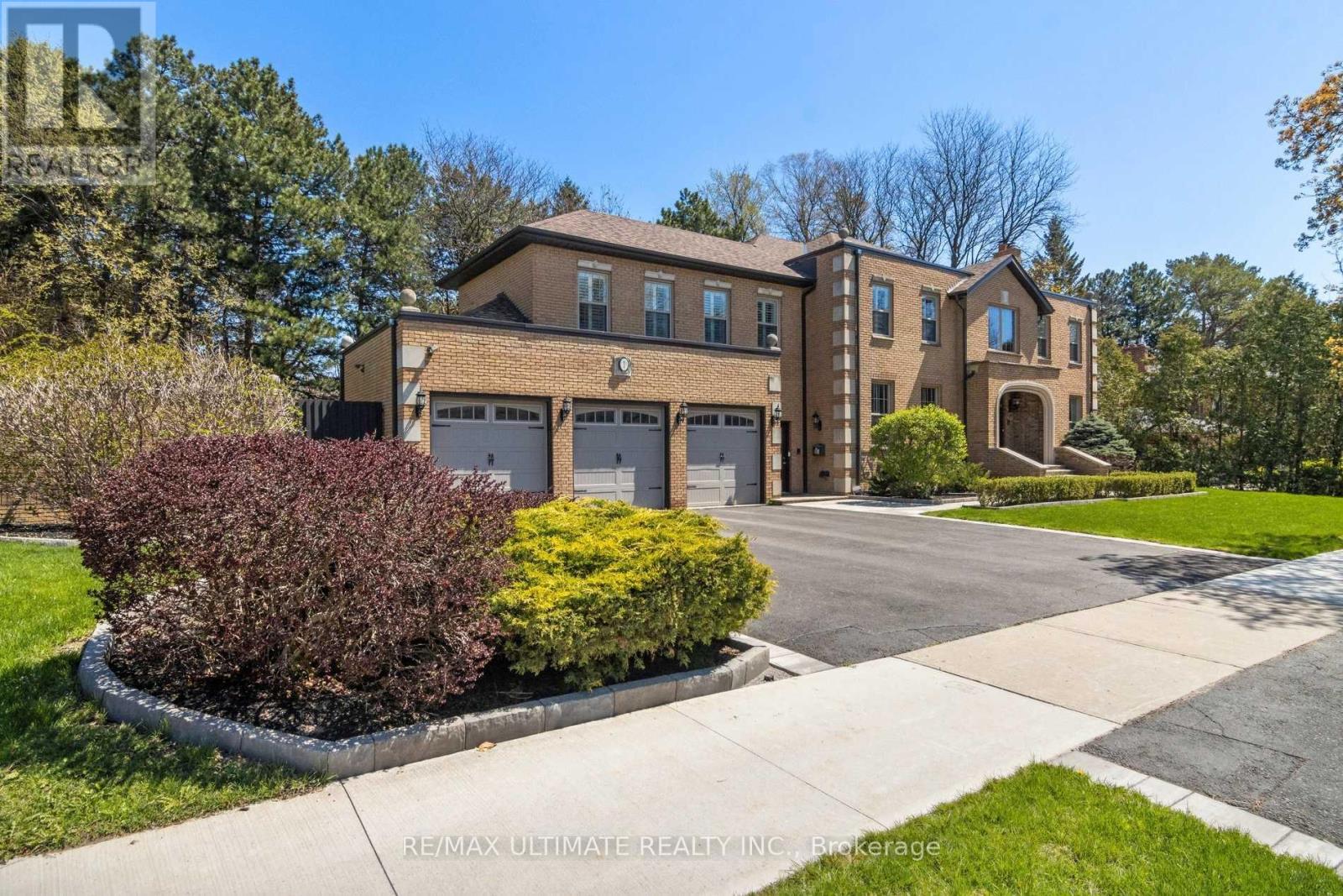 1 Versailles Court, Toronto, Ontario  M3B 2A8 - Photo 5 - C13695468
