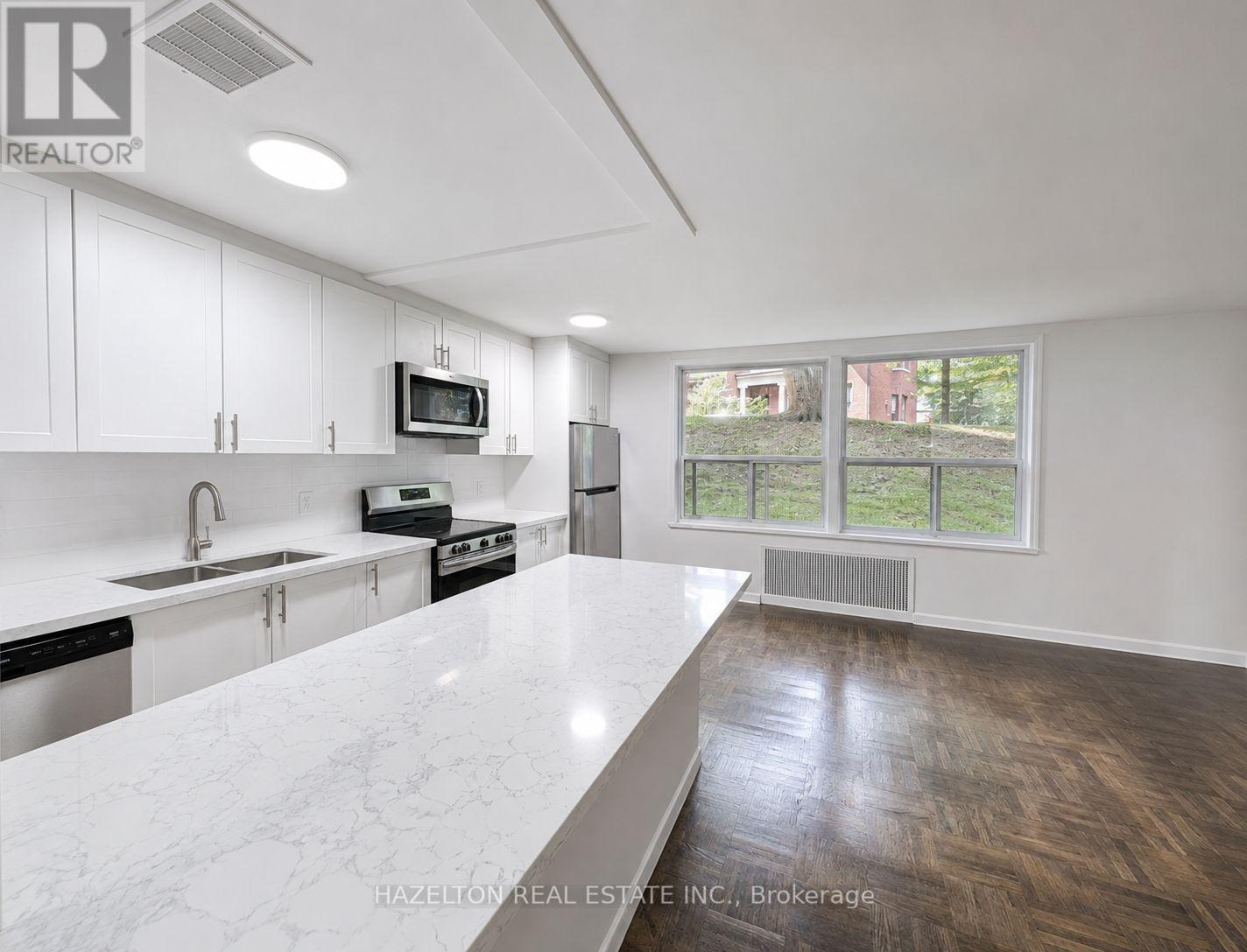 107 - 4 SHERBOURNE STREET N