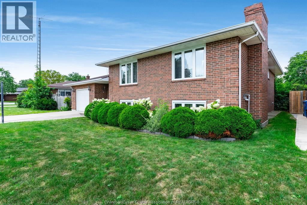 37 Elizabeth Crescent, Leamington, Ontario  N8H 4Y4 - Photo 33 - 26020343