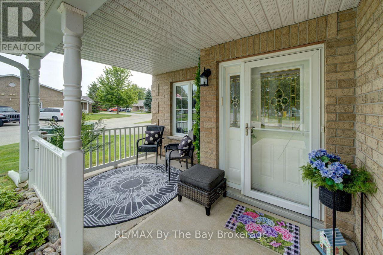 15 Meadow Lane, Wasaga Beach, Ontario  L9Z 2P2 - Photo 2 - S13695462