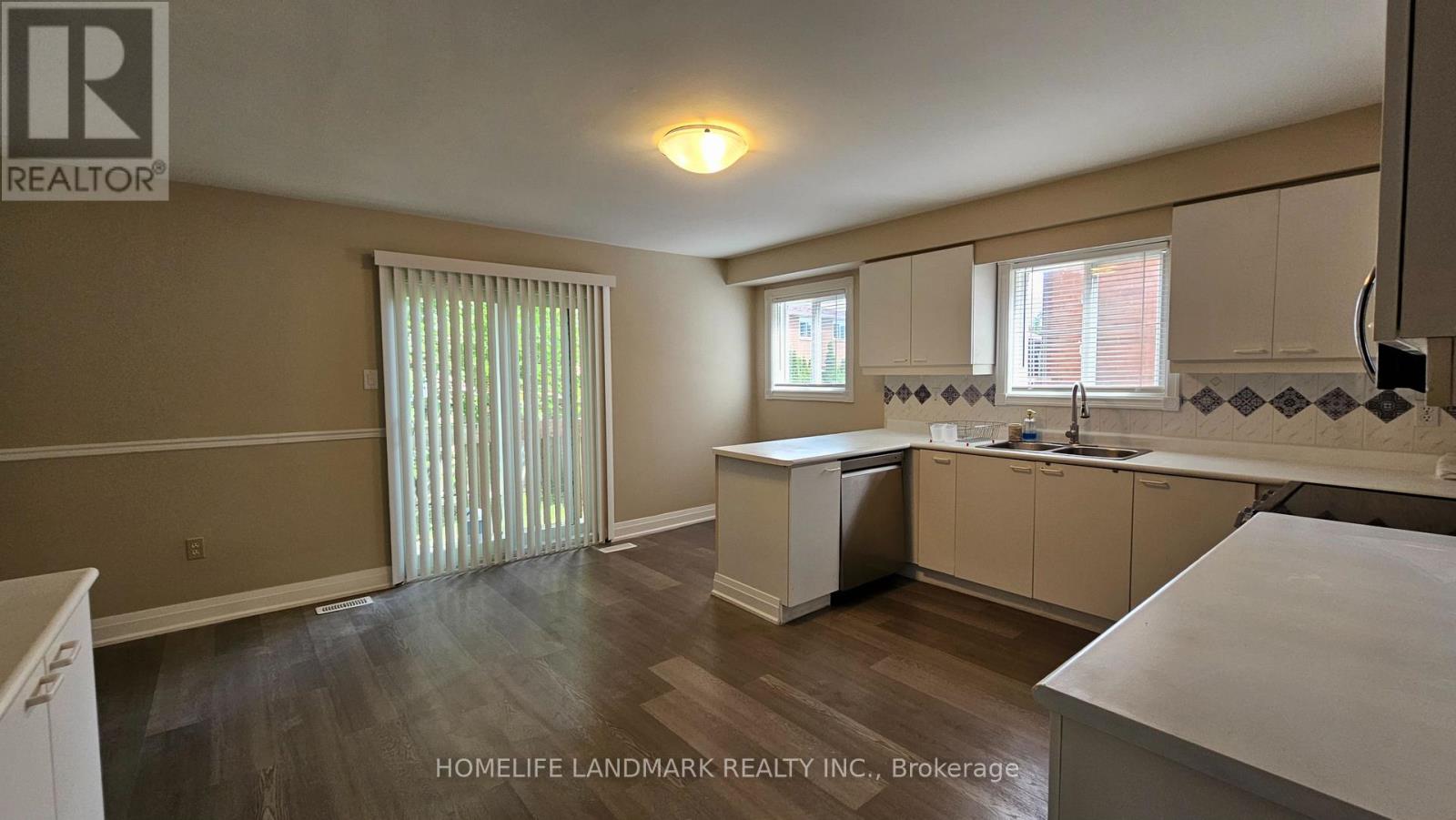 93 Yorkland Street, Richmond Hill (Devonsleigh), Ontario  L4C 9Z5 - Photo 12 - N13695364