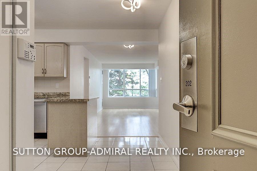 202 - 850 Steeles Avenue W, Vaughan (Lakeview Estates), Ontario  L4J 8E7 - Photo 4 - N13695406