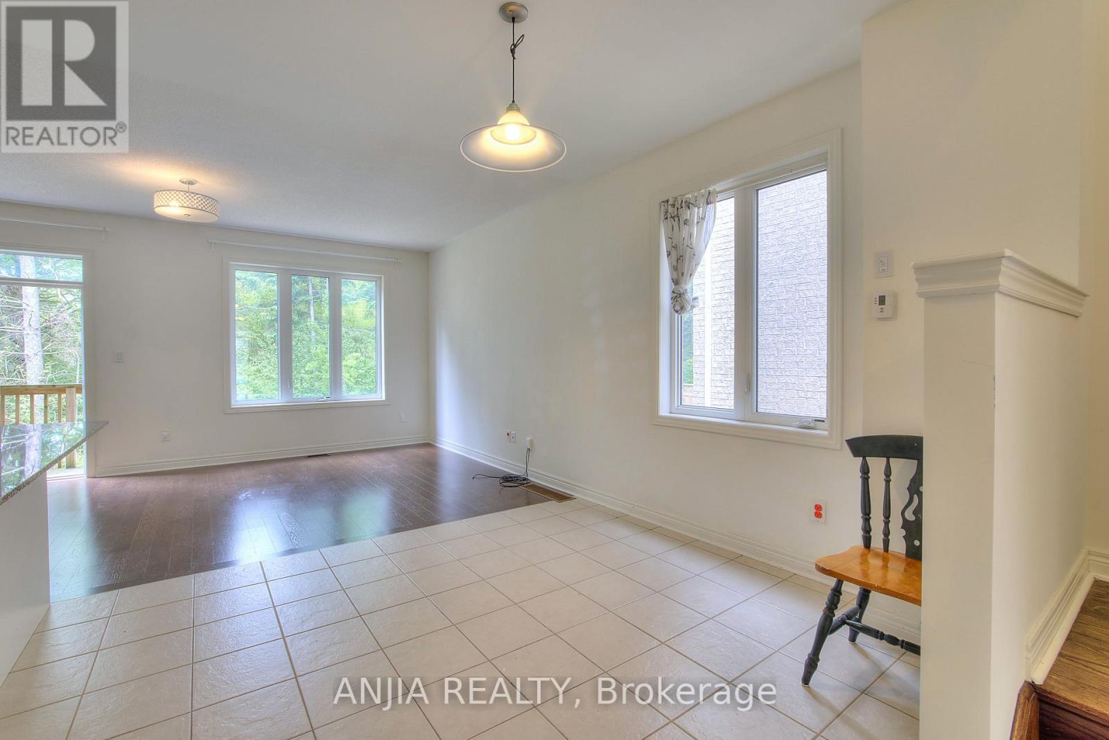80 Radial Drive E, Aurora, Ontario  L4G 0Z8 - Photo 13 - N13695414