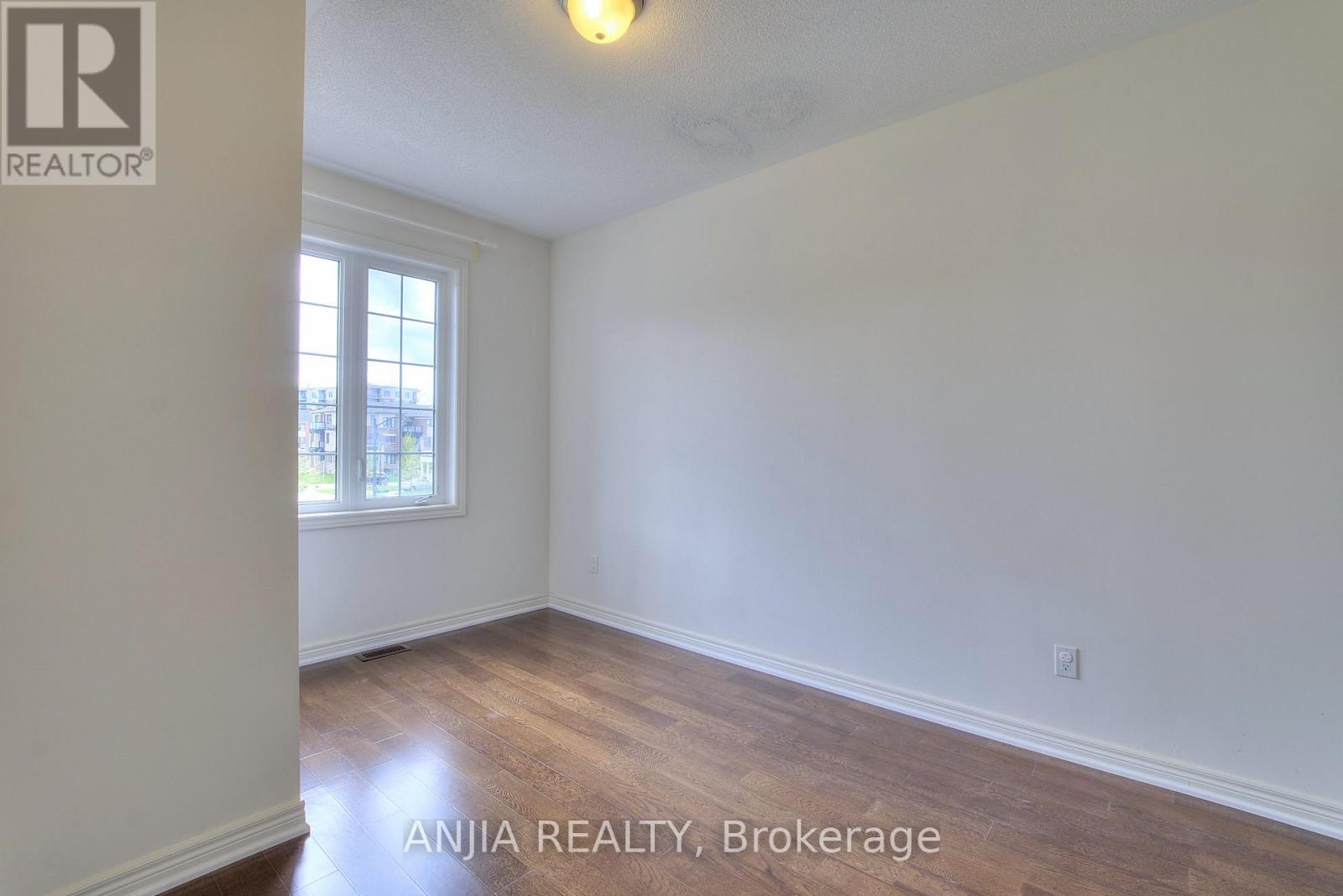 80 Radial Drive E, Aurora, Ontario  L4G 0Z8 - Photo 15 - N13695414