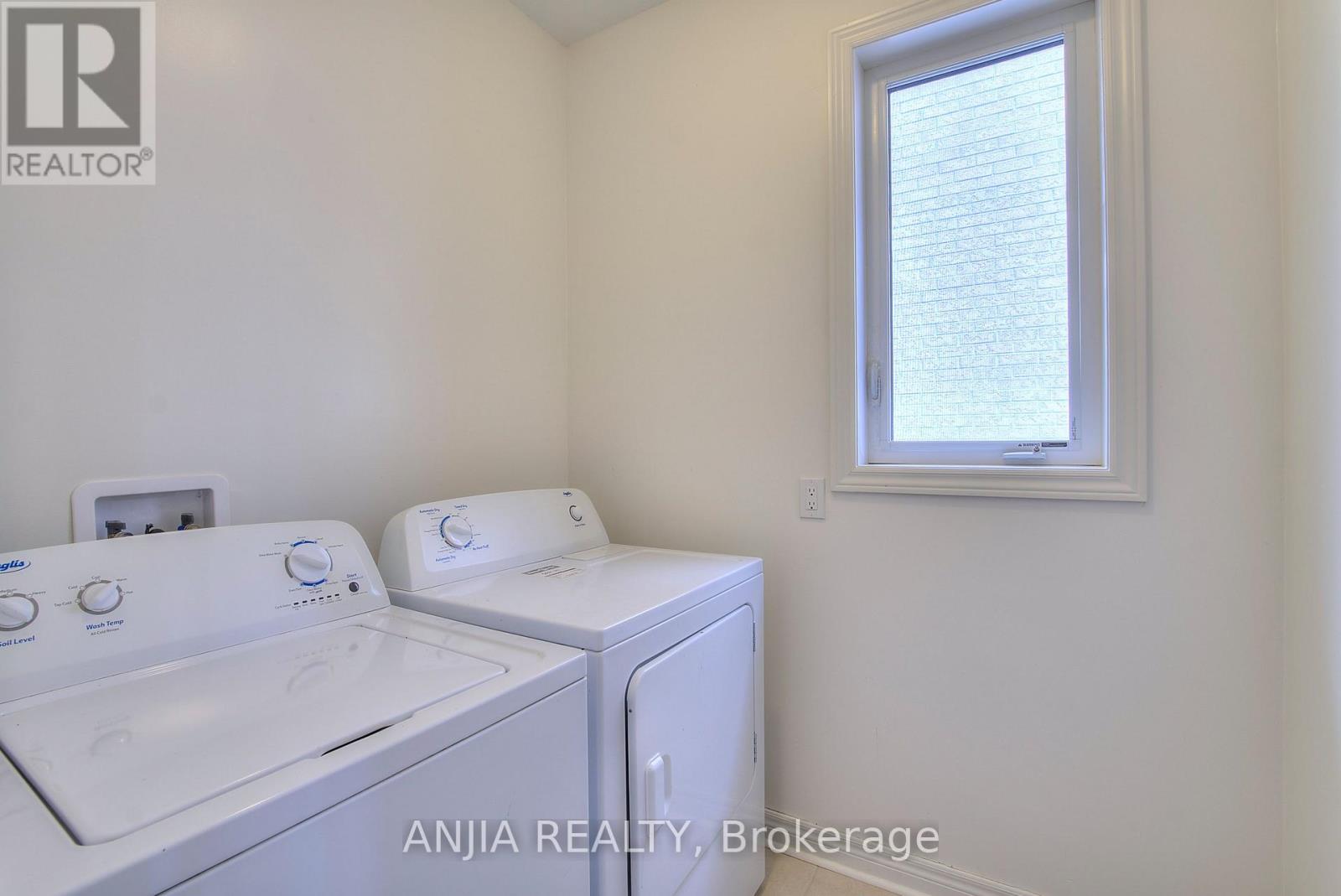 80 Radial Drive E, Aurora, Ontario  L4G 0Z8 - Photo 18 - N13695414