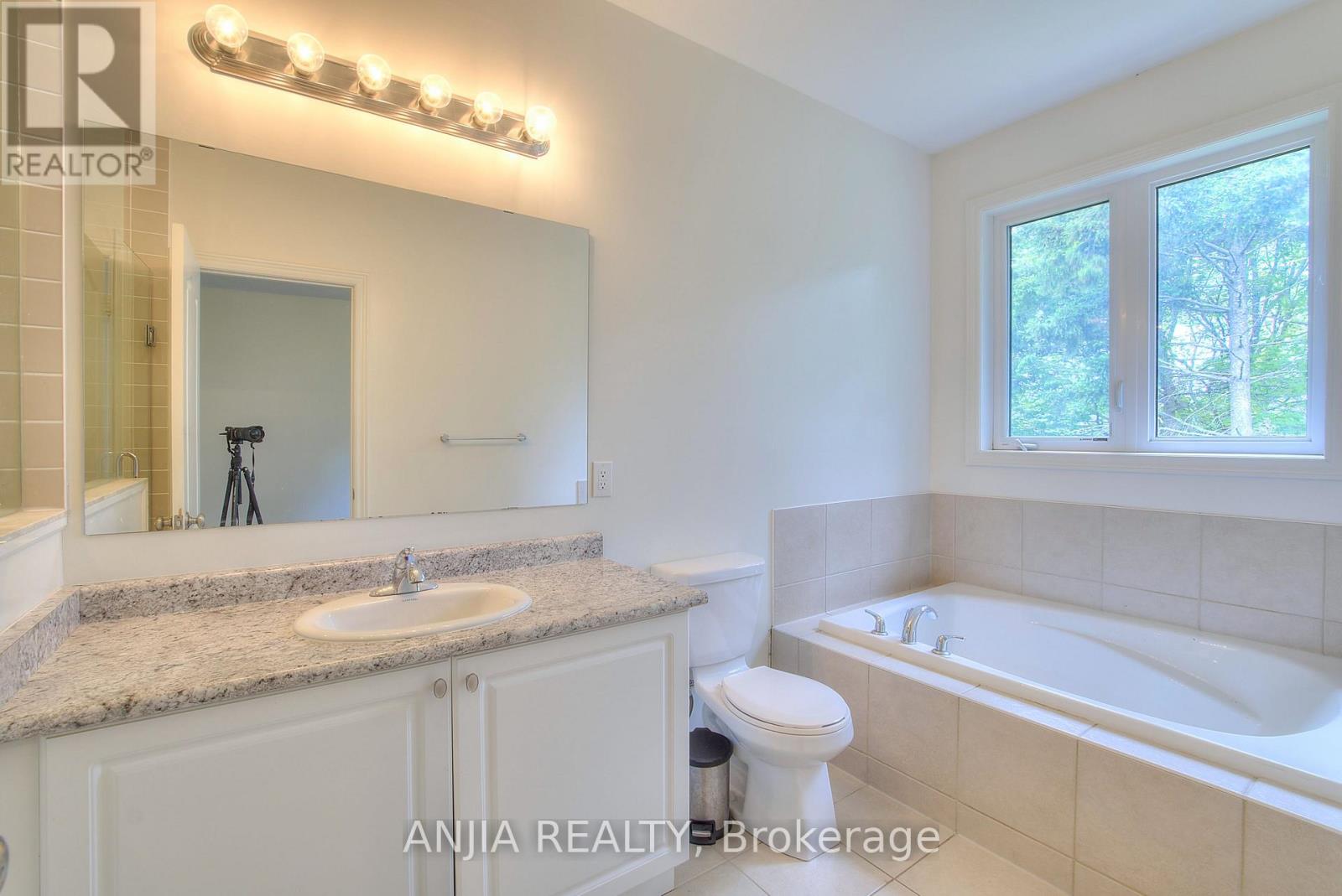 80 Radial Drive E, Aurora, Ontario  L4G 0Z8 - Photo 21 - N13695414