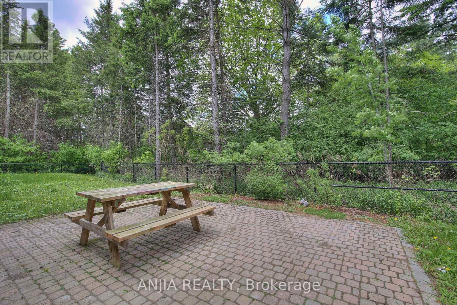 80 Radial Drive E, Aurora, Ontario  L4G 0Z8 - Photo 4 - N13695414