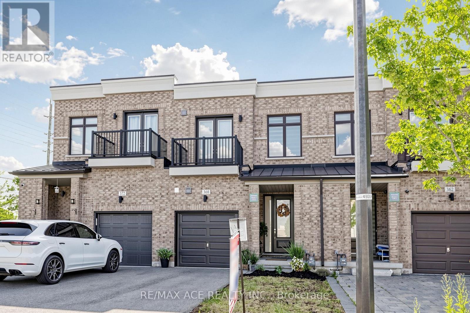 368 Elyse Court, Aurora, Ontario  L4G 2C9 - Photo 2 - N13695512
