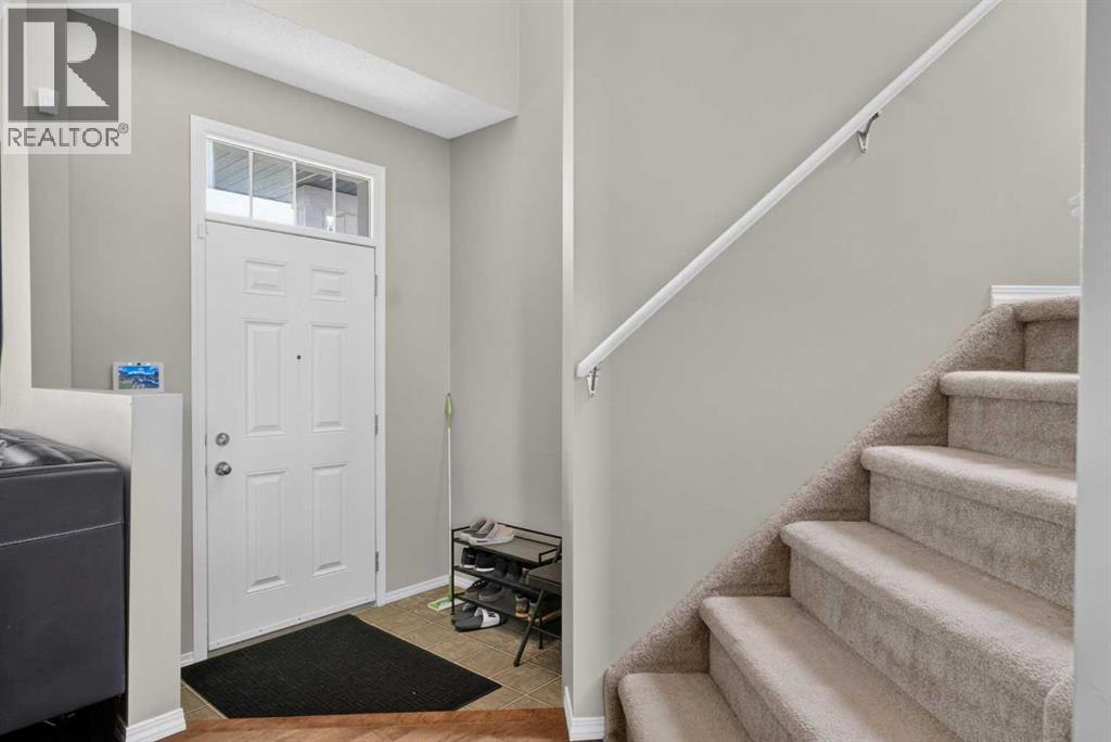 116 Panora Close NW, Calgary, Alberta T3K 0G4 - Photo 3 - A2321370