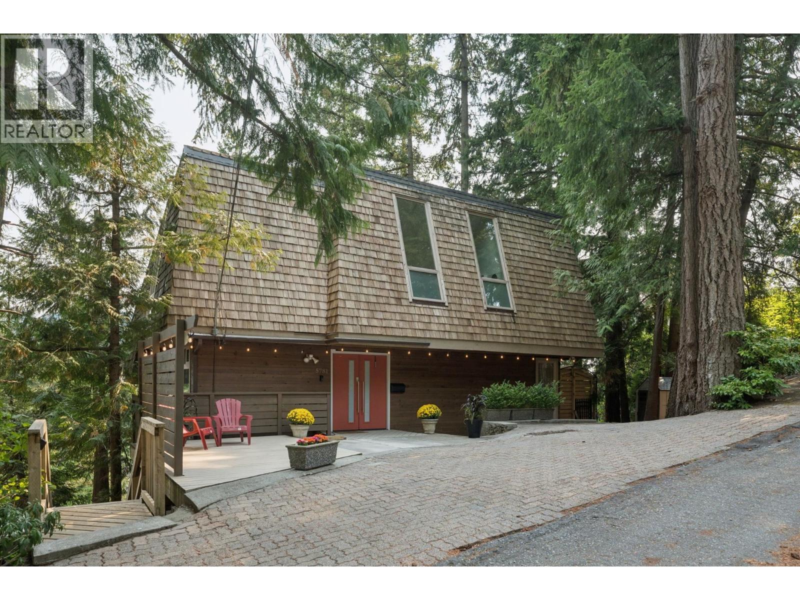 5781 Cranley Drive, West Vancouver, British Columbia  V7W 1T1 - Photo 1 - R3157123