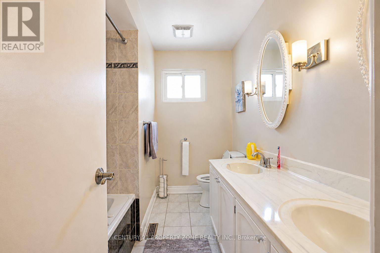 27 Madrid Crescent N, Brampton, Ontario  L6S 2X5 - Photo 15 - W13695444