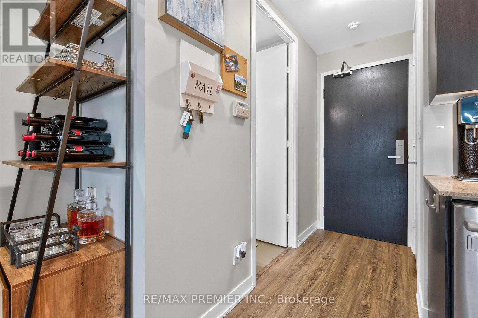 2133 - 165 Legion Road N, Toronto, Ontario  M8Y 0B3 - Photo 4 - W13695474