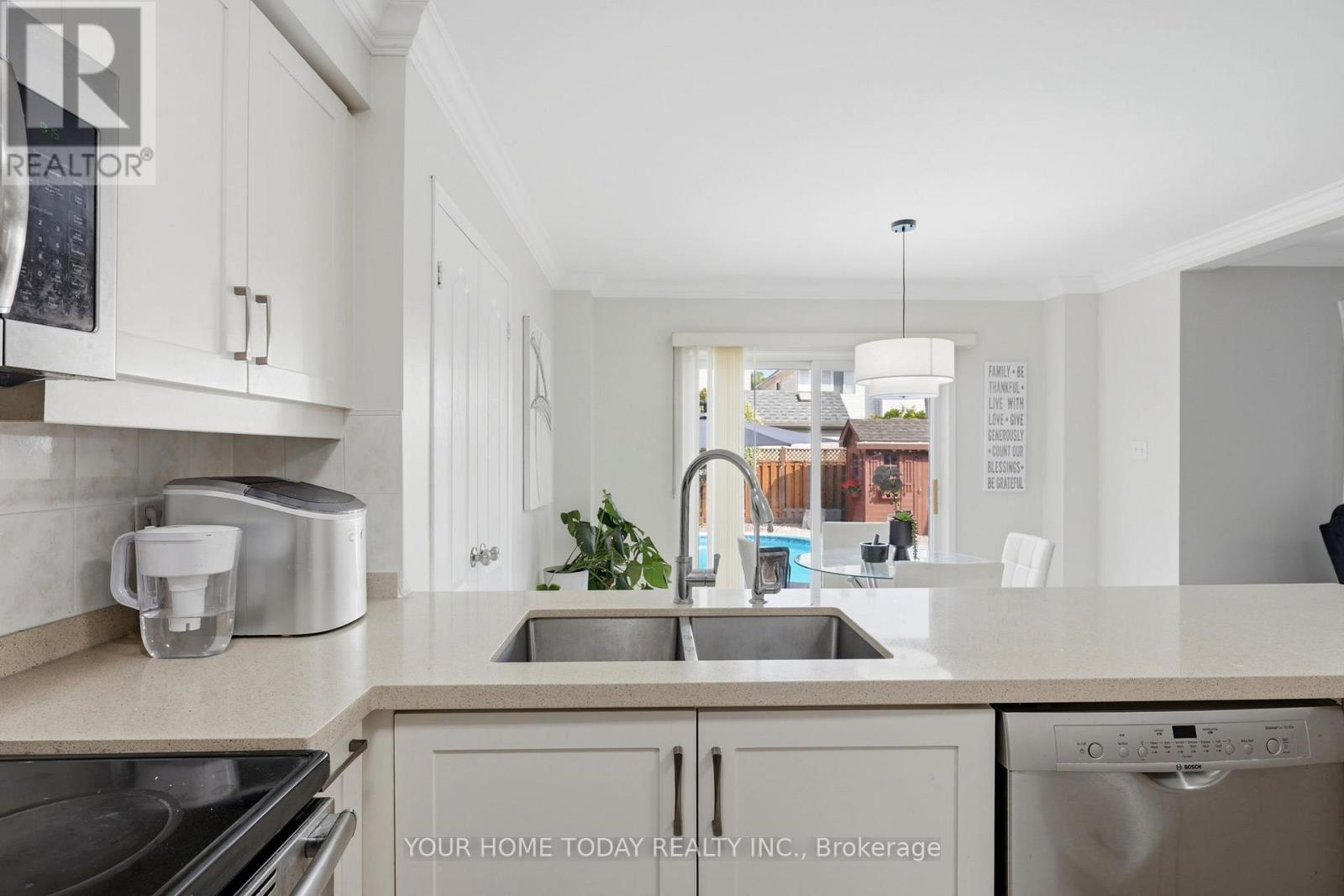 19 Mcnally Street, Halton Hills, Ontario  L7G 6B7 - Photo 11 - W13695478