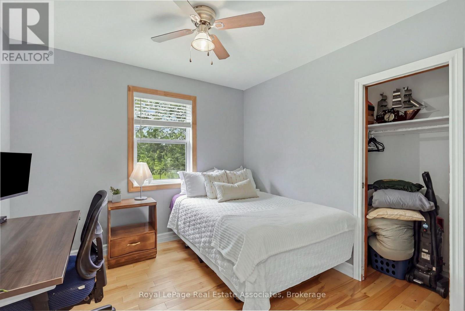 28 Kelson Avenue S, Grimsby, Ontario  L3M 4C3 - Photo 15 - X13695002