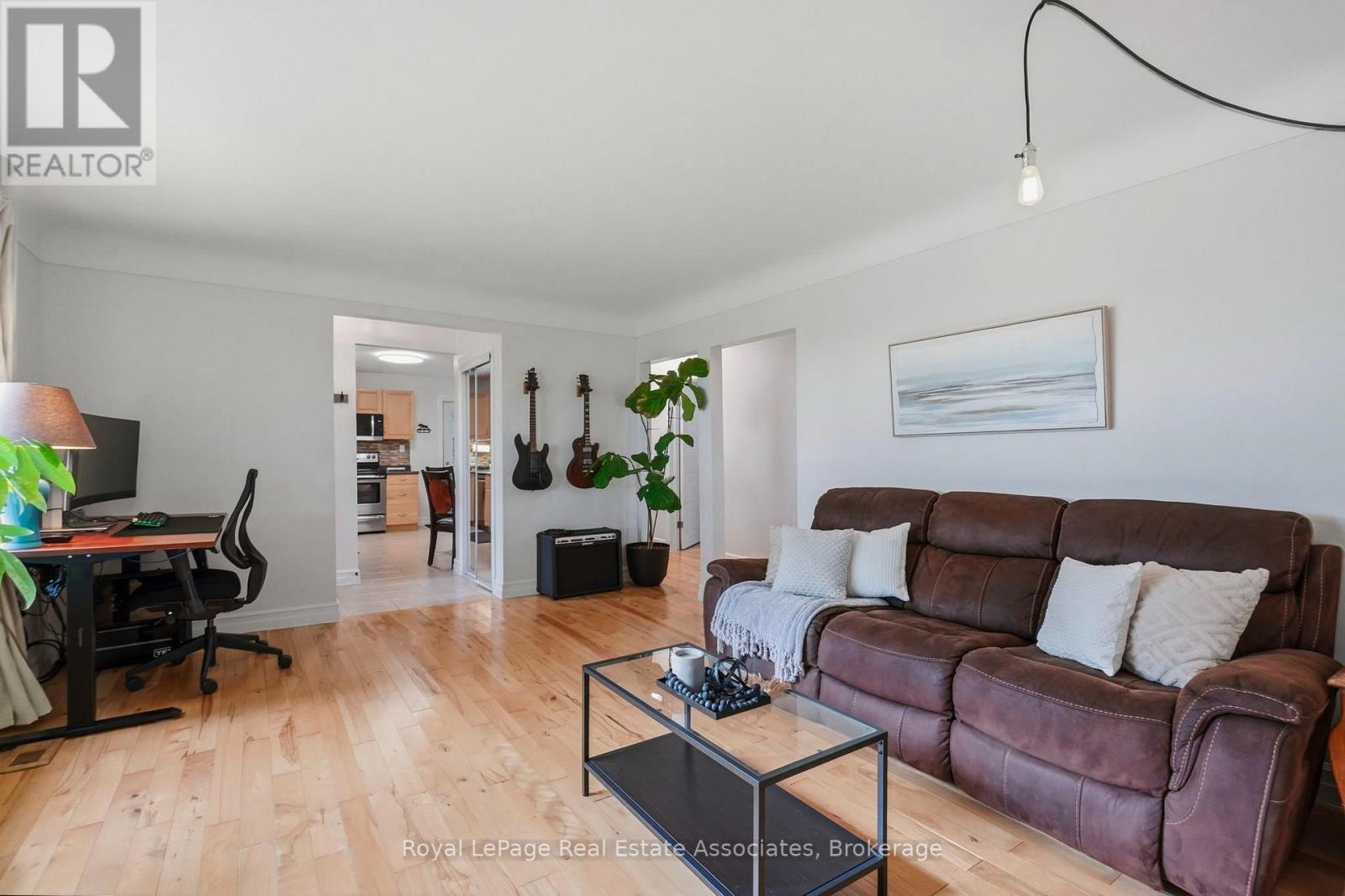 28 Kelson Avenue S, Grimsby, Ontario  L3M 4C3 - Photo 7 - X13695002