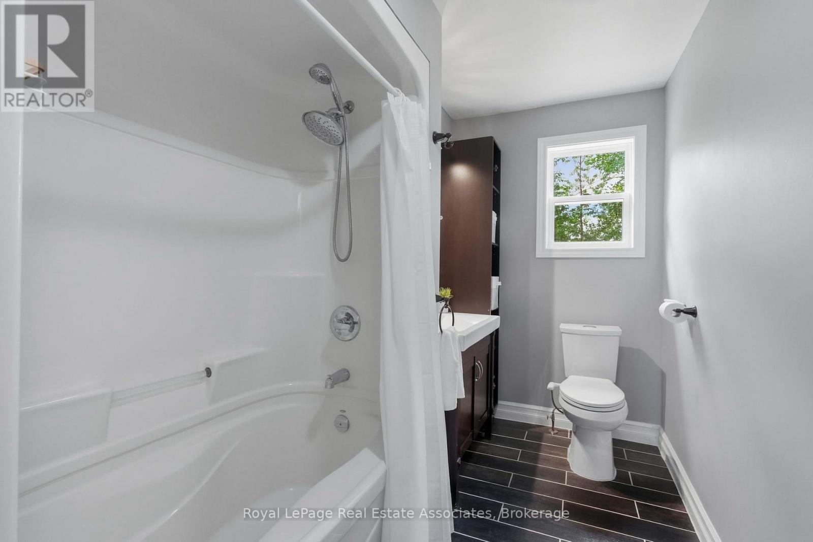 28 Kelson Avenue S, Grimsby, Ontario  L3M 4C3 - Photo 17 - X13695002