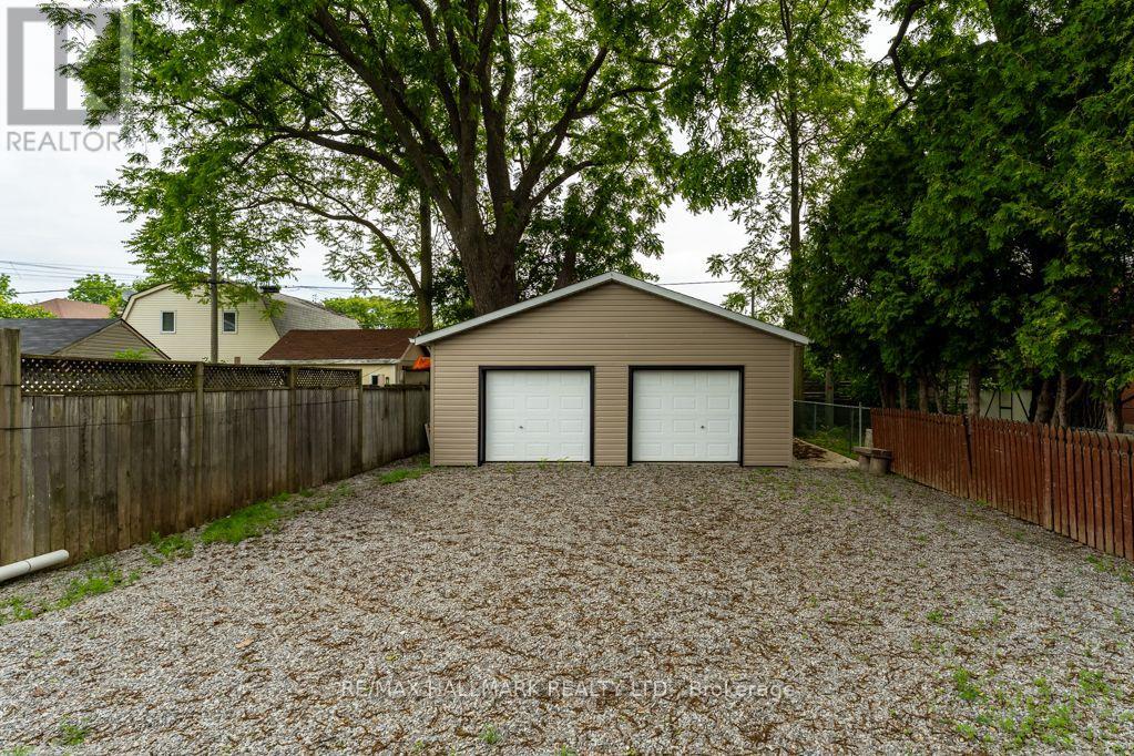 15 Adelaide Street, Grimsby, Ontario  L3M 1X2 - Photo 28 - X13695424