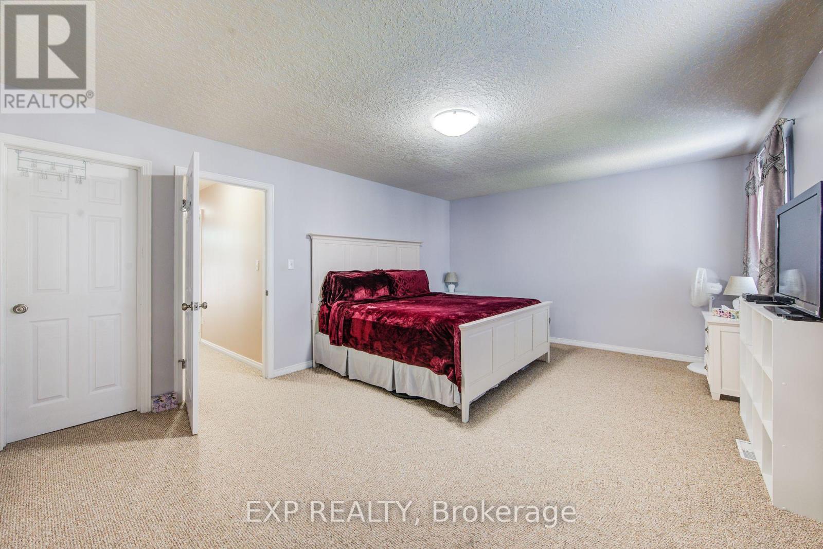 124 Udvari Crescent, Kitchener, Ontario  N2N 3P6 - Photo 16 - X13695502