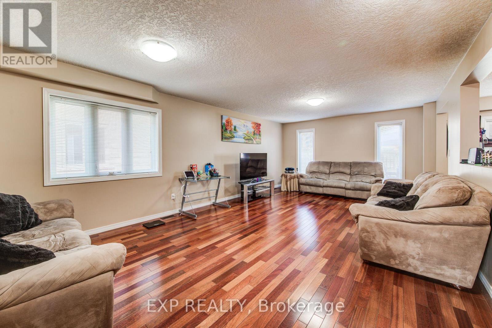 124 Udvari Crescent, Kitchener, Ontario  N2N 3P6 - Photo 6 - X13695502